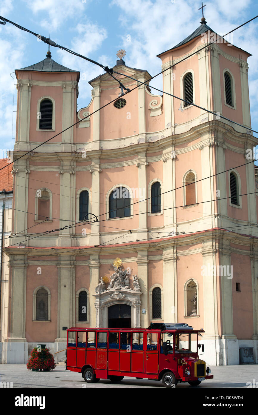 Kirche der Heiligen Dreifaltigkeit in Bratislava, die Hauptstadt der Slowakei. Stockfoto