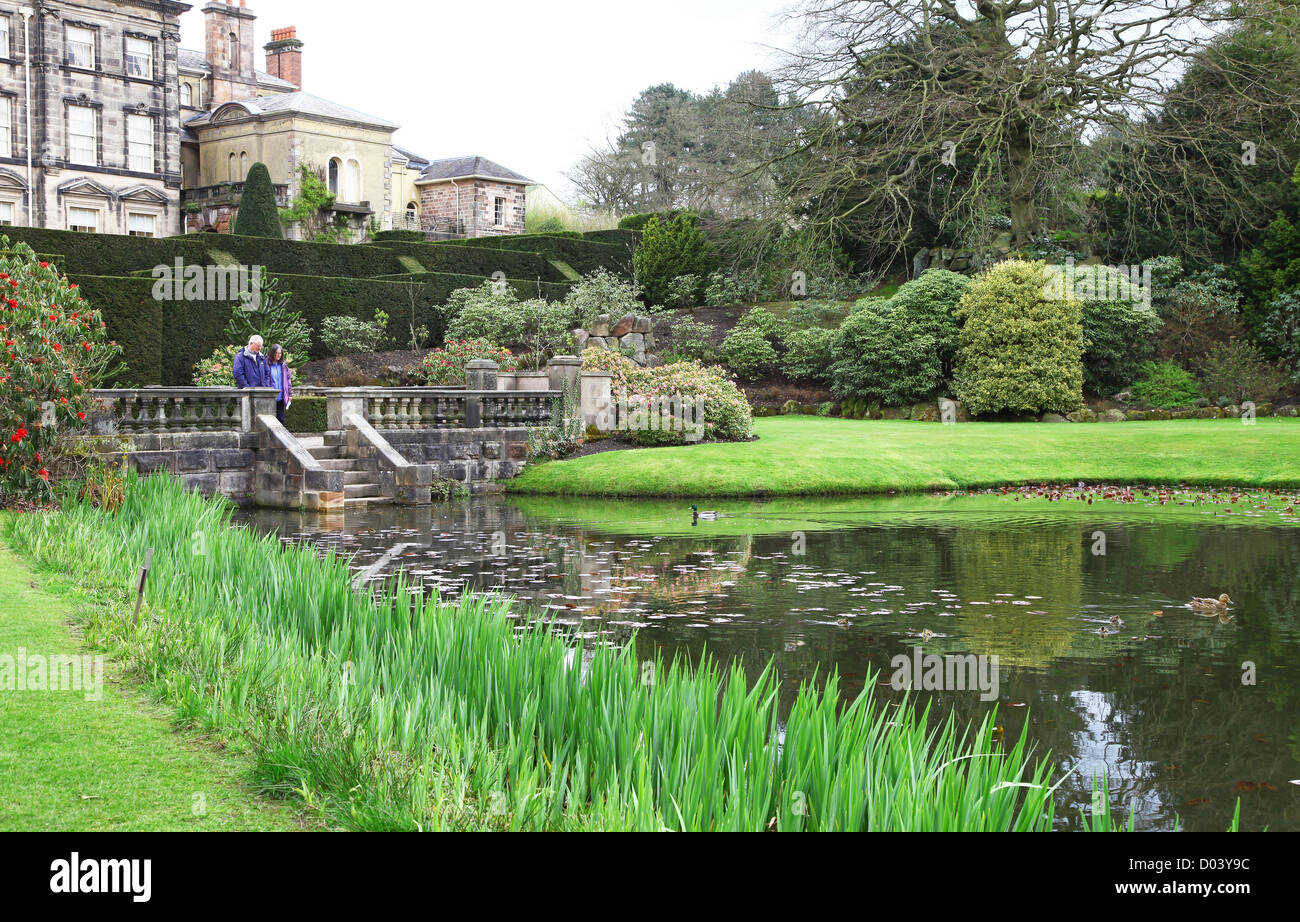 Das Haus und See bei Biddulph Grange, Stoke-on-Trent, North Staffs, England, UK Stockfoto