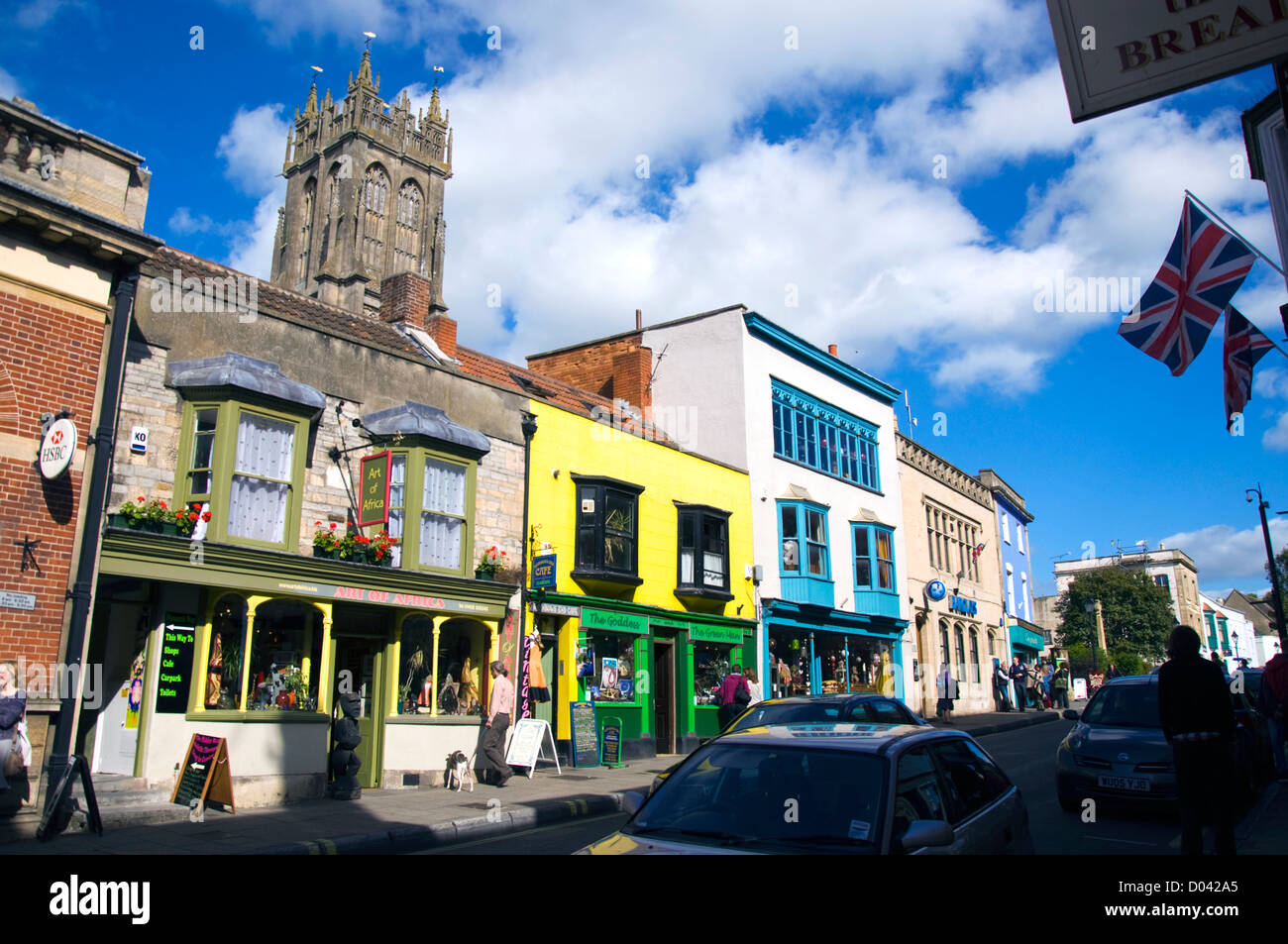 Geschäfte in der Hautpstraße Glastonbury Stockfoto