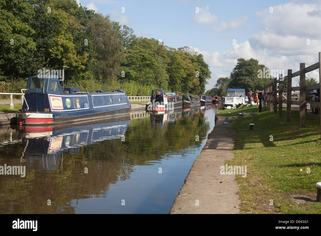 gmlh2209 4123 The Trent und Mersey Kanal bei Fradley Staffordshire England Vereinigtes Königreich Großbritannien Stockfoto