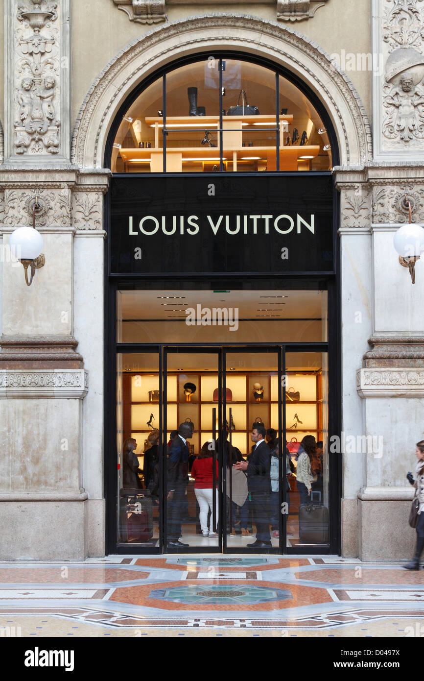 Louis Vuitton Shop Galleria Vittorio Emanuele II Mailand Italien Europa  Stockfotografie - Alamy