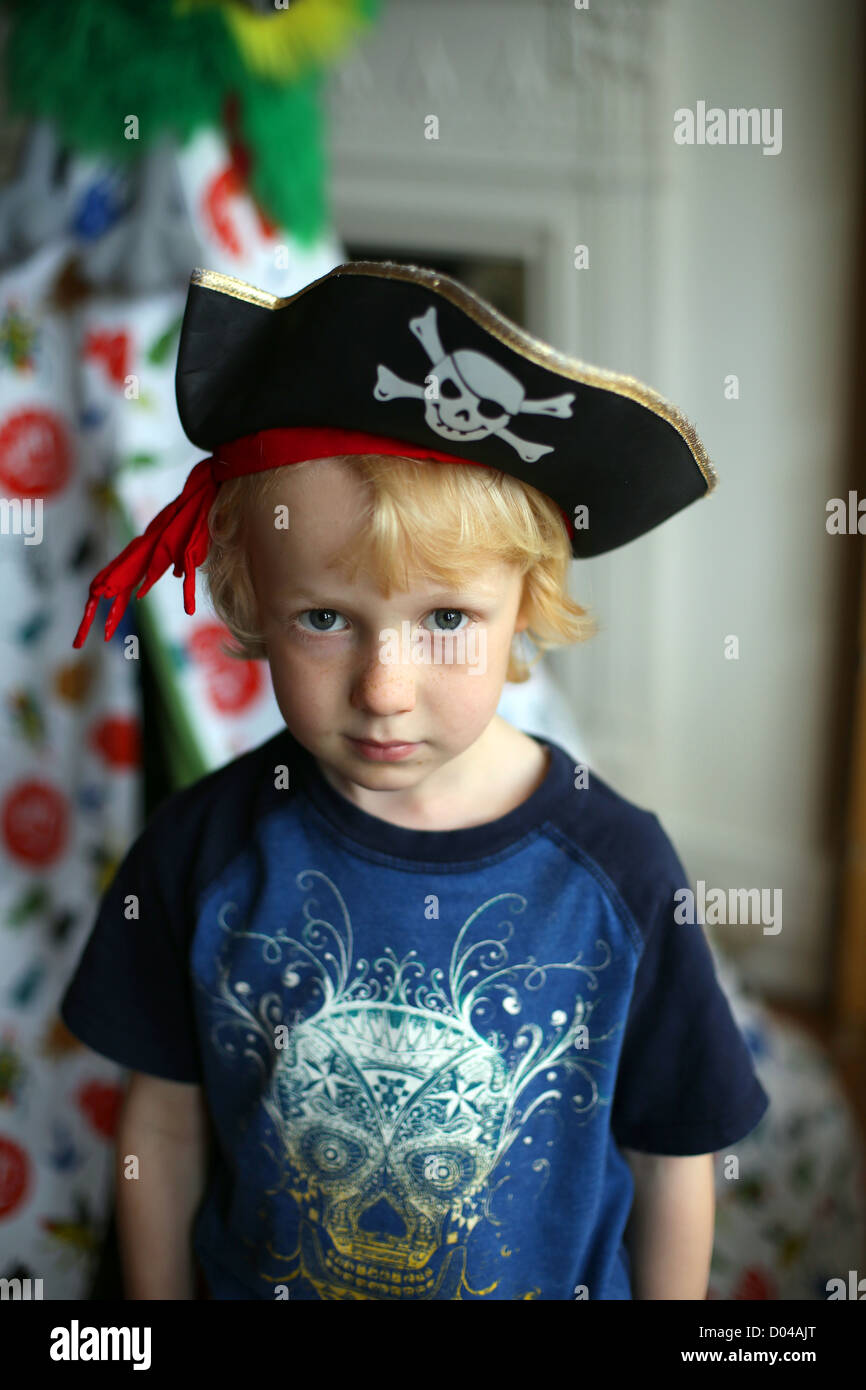 Young Boy als Pirat verkleidet Stockfoto