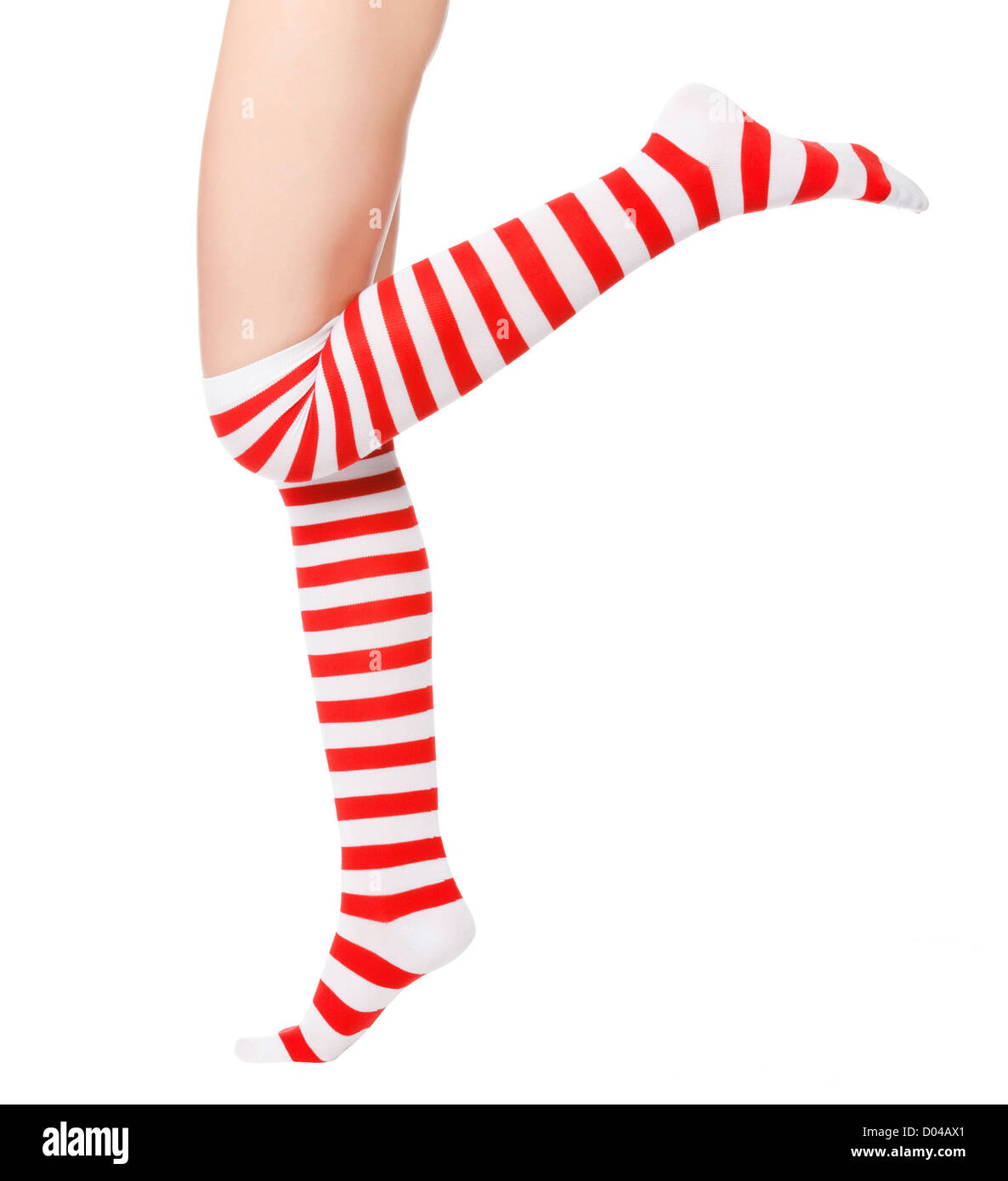 Frau-Beine in Farbe rot Socken isoliert auf weiss. Stockfoto