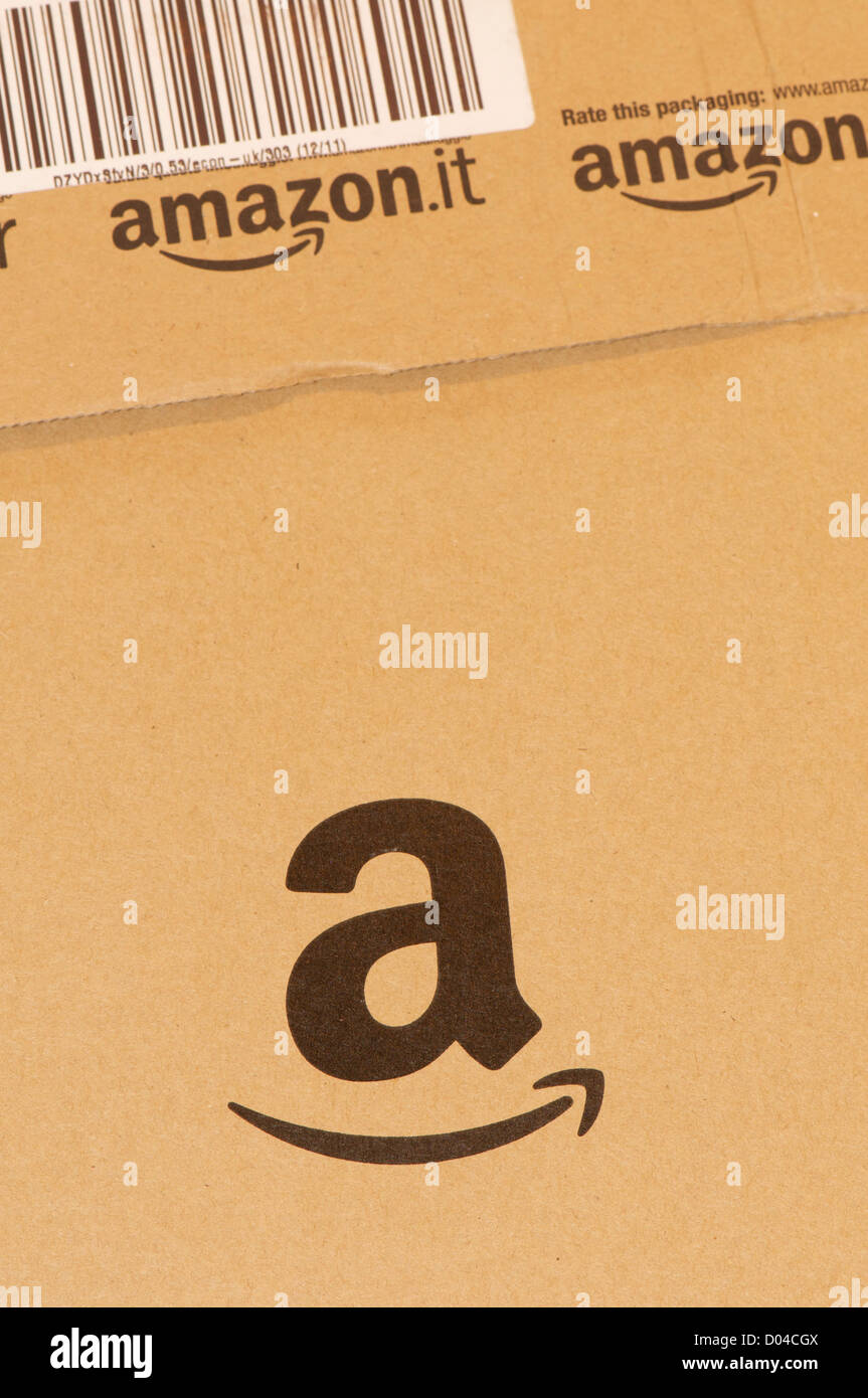 Kindle Touch in einem Amazon-Paket Stockfoto