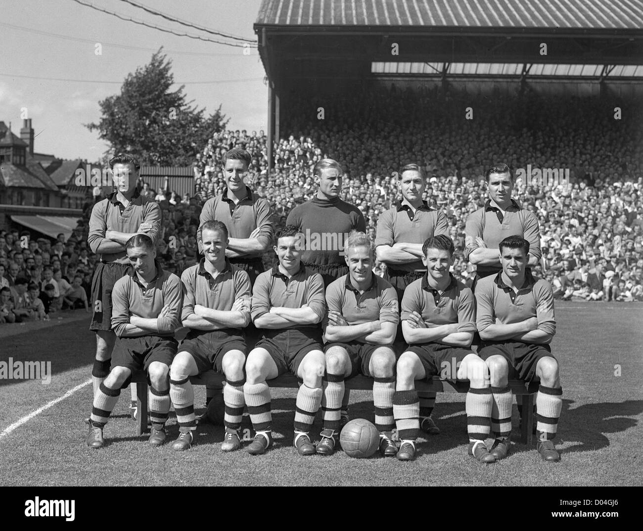 Wolverhampton Wanderers Fußballmannschaft 1950er Jahre Jimmy Mullen, Roy Swinbourne, Bert Williams, ?, Bill Shorthouse. In der ersten Reihe Johnny Hancocks, Jimmy Dunn, Billy Crook, Billy Wright, Roy Pritchard, Taylor. Stockfoto