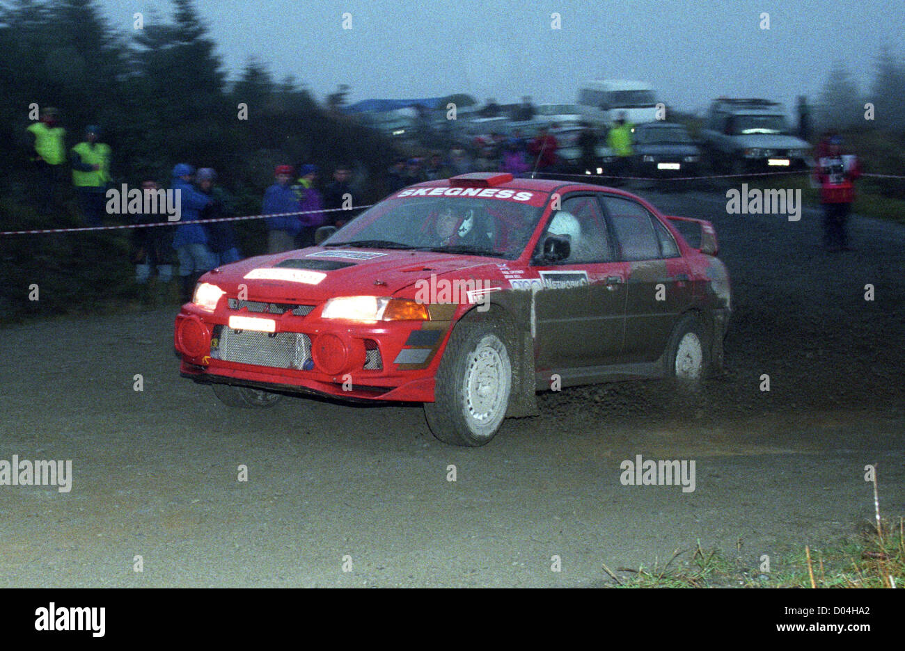 RAC Rally 1997 Brian Bell und Paul Spooner fahren Mitsubishi Lancer Evolution während der Etappe 13 Hafren in Wales Stockfoto