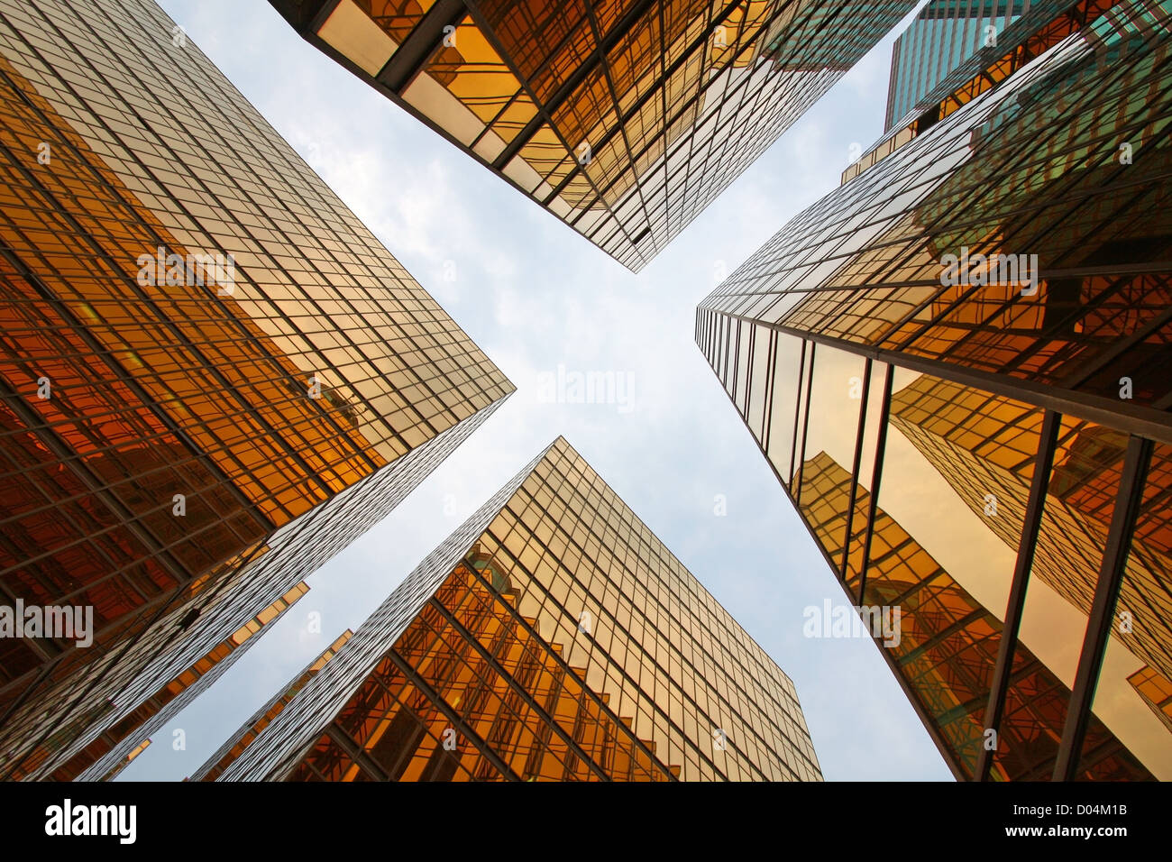 Bürogebäude am Tageszeit Stockfoto
