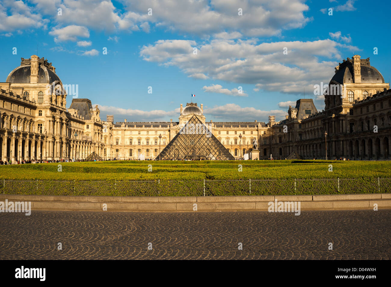 Paris-Louvre-Museum Peis Glaspyramide auf Paris, Frankreich Stockfoto