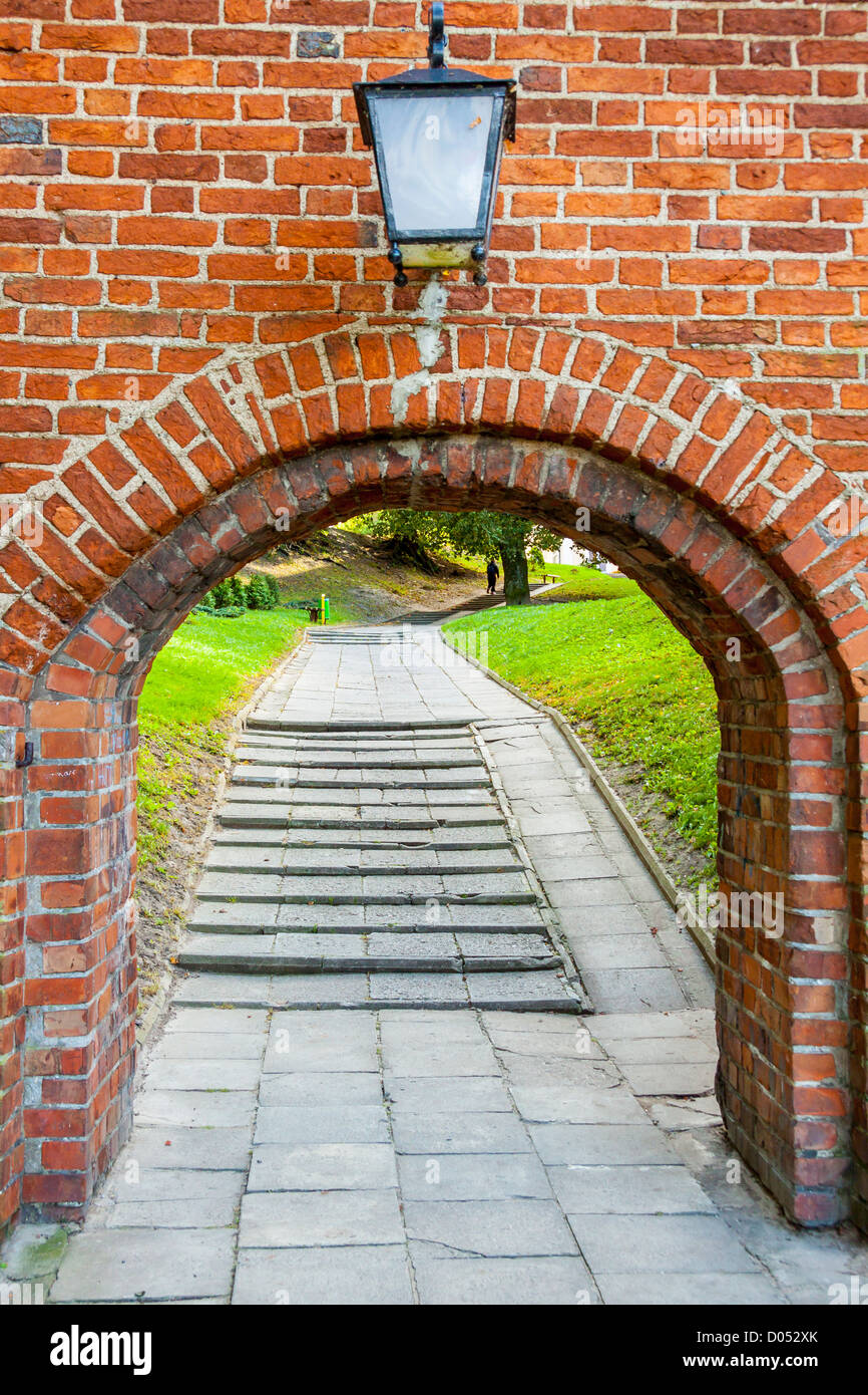 Alte birck Wand - Eintrag in Frauenburg zu Dom. Stockfoto
