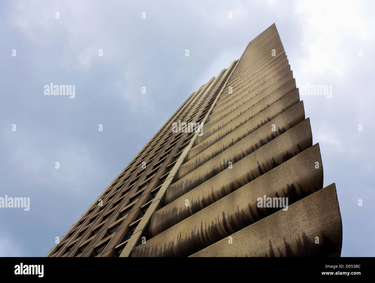 Gebäude am Barbican Estate, London. Die Wohnanlage ist ein wichtiges Beispiel der Brutalismus. Stockfoto