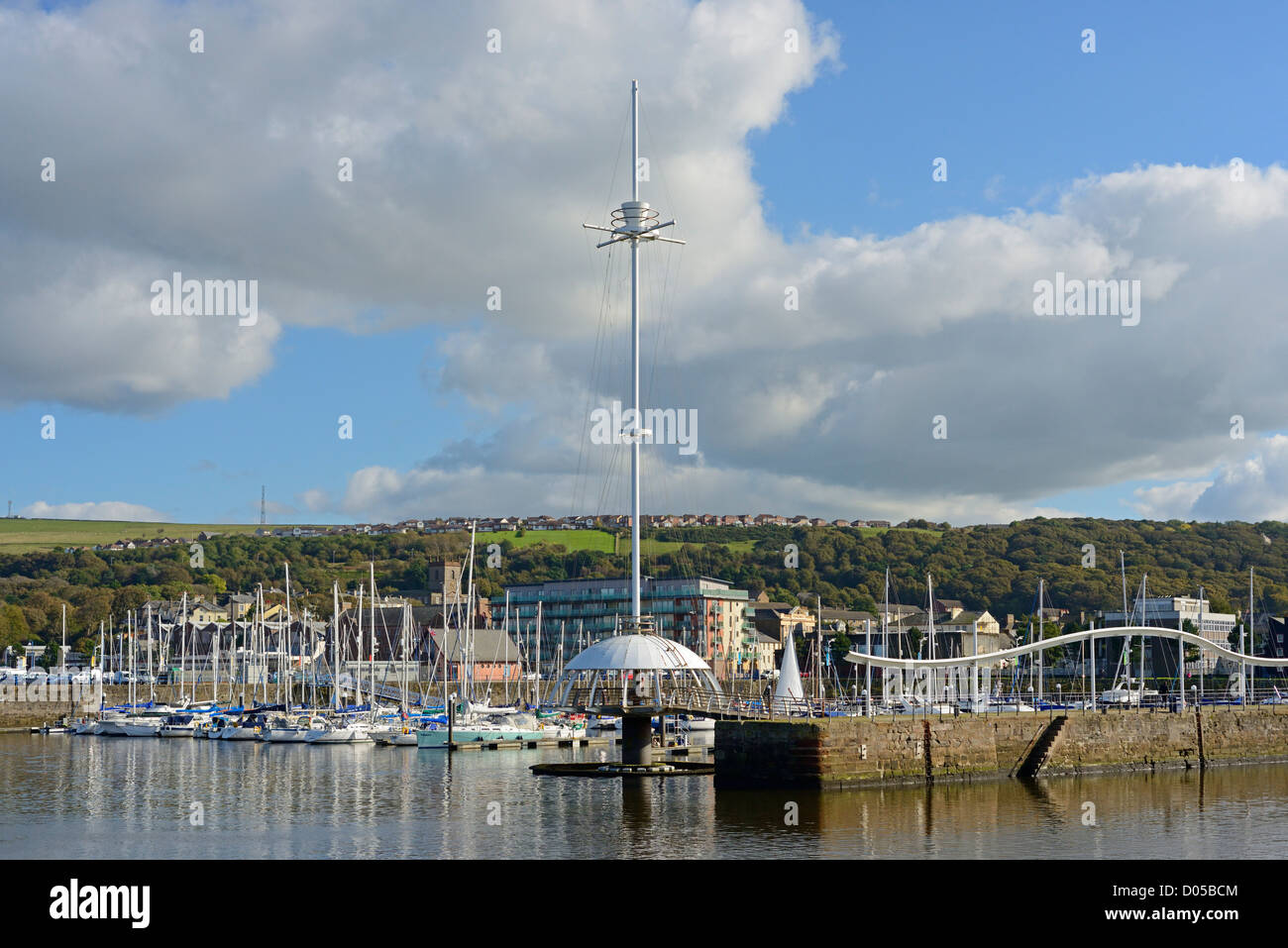 Die "Crows Nest" und die Marina. Whitehaven, Cumbria, England, Vereinigtes Königreich, Europa. Stockfoto