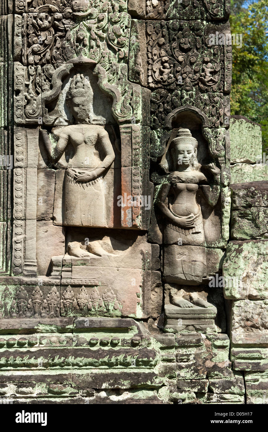 Basrelief von weiblichen Gottheiten, gesagt, als Tempelwächter, Preah Khan Tempel, Angkor, Siem Reap, Kambodscha Stockfoto