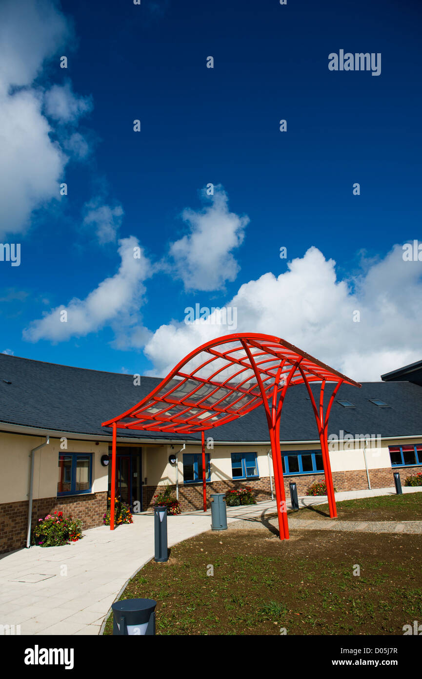Außen, Leiter T Llew Jones, Brynhoffnant Ceredigion eine neue Gemeinschaft Grundschule Wales UK Stockfoto