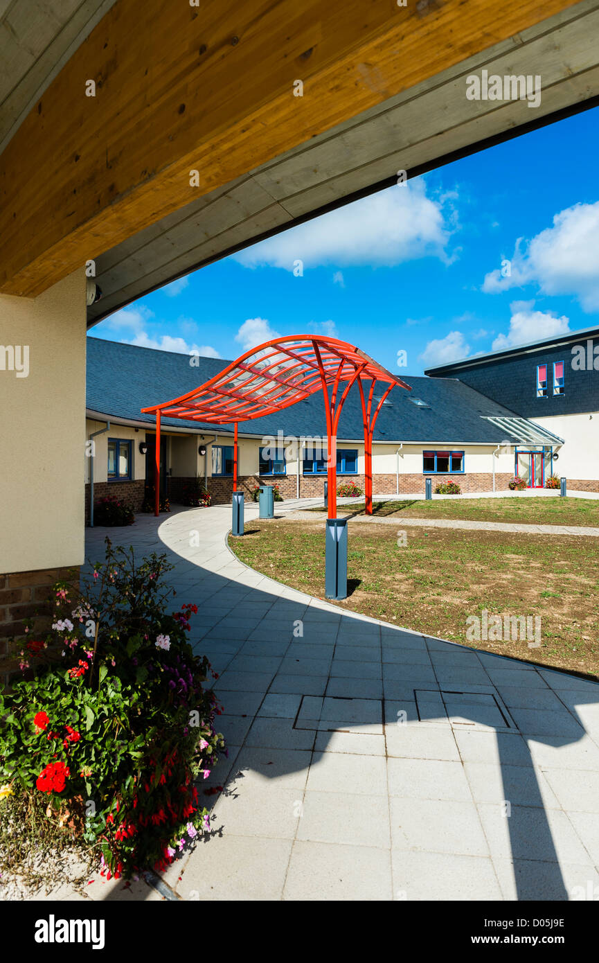 Außen, Leiter T Llew Jones, Brynhoffnant Ceredigion eine neue Gemeinschaft Grundschule Wales UK Stockfoto