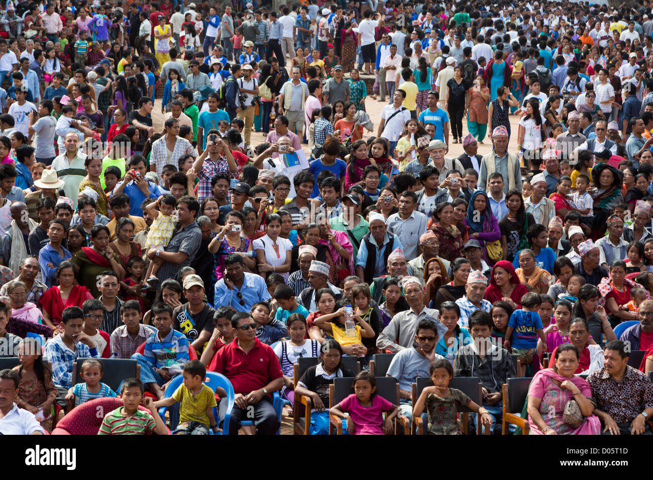 Drängen Sie, Teilnahme an der Street Festival 2012 in Bhaktapur, Nepal Stockfoto