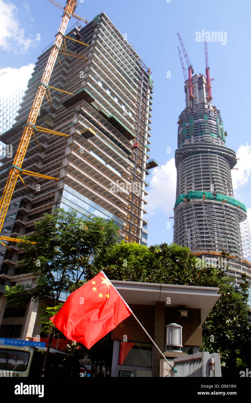 Shanghai China, chinesisches Pudong Xin Quinn Lujiazui Finanzviertel, Lujiazui Ring Road, orientalisches Finanzzentrum, Zentrum, Shanghai Tower, unter neuem Konst Stockfoto