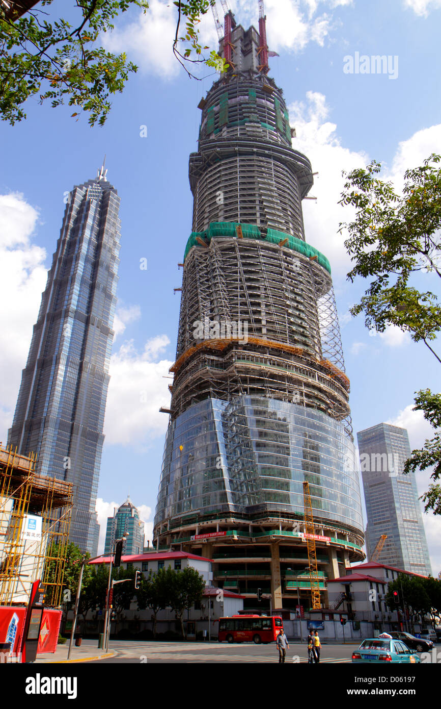 Shanghai China, Asien, Chinesisch, Oriental, Pudong Xin Quinn Lujiazui Financial District, Lujiazui Ring Road, Shanghai Tower, unter neuem Baustellengebäude Stockfoto