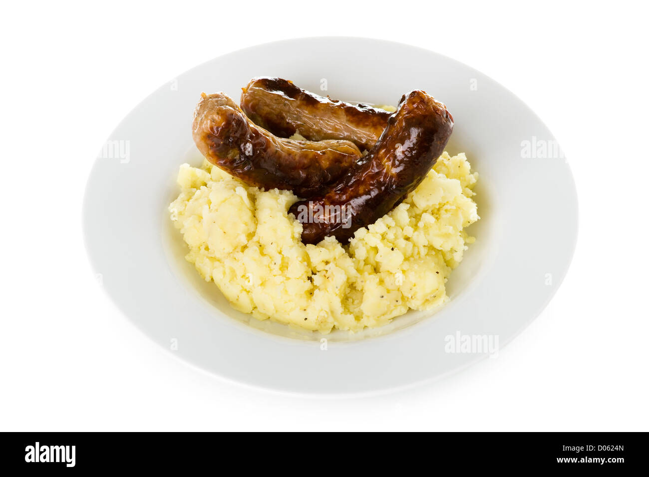 Bangers und Mash Würstchen aus Schweinefleisch und Stampfkartoffeln isoliert auf weiss Stockfoto