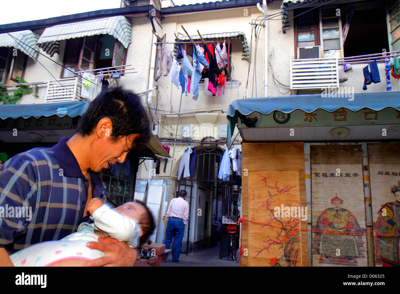 Shanghai China, Asien, Chinesisch, Orient, Huangpu District, Dongtai Road, Shopping Shopper Shopper Shopper Shop Shops Markt Märkte Marktplatz Kauf Verkauf, Reta Stockfoto