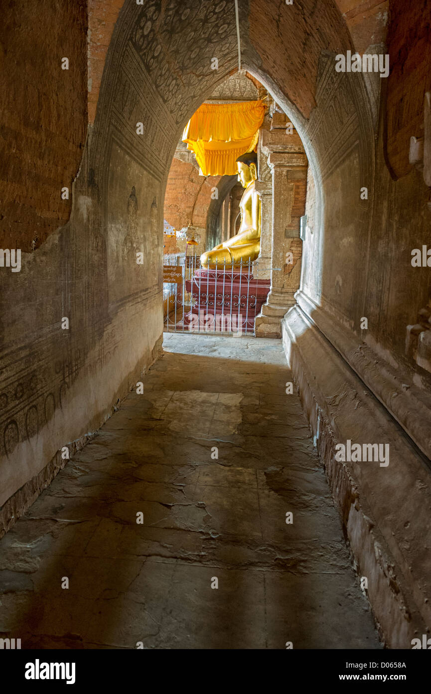 Innenraum des Htilominlo Tempel in Bagan Myanmar Burma Stockfoto