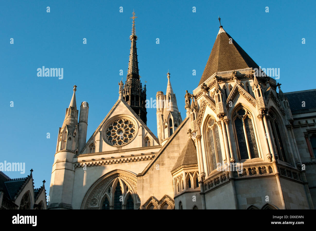 Königshöfe der Gerechtigkeit oder Justizpalast, London, UK Stockfoto