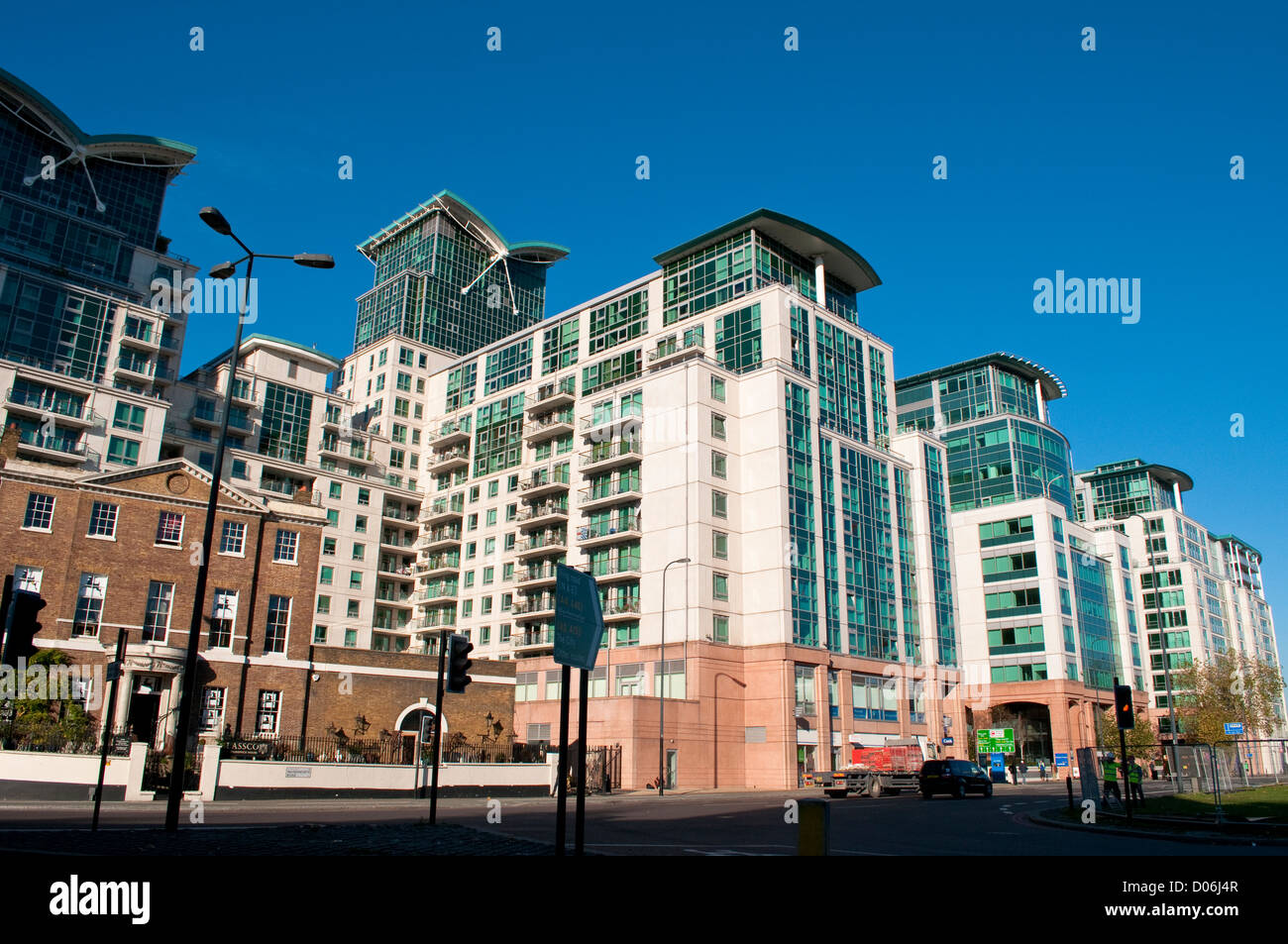 Wohnungen-Gebäude an der St. George Wharf, Vauxhall, London, UK Stockfoto