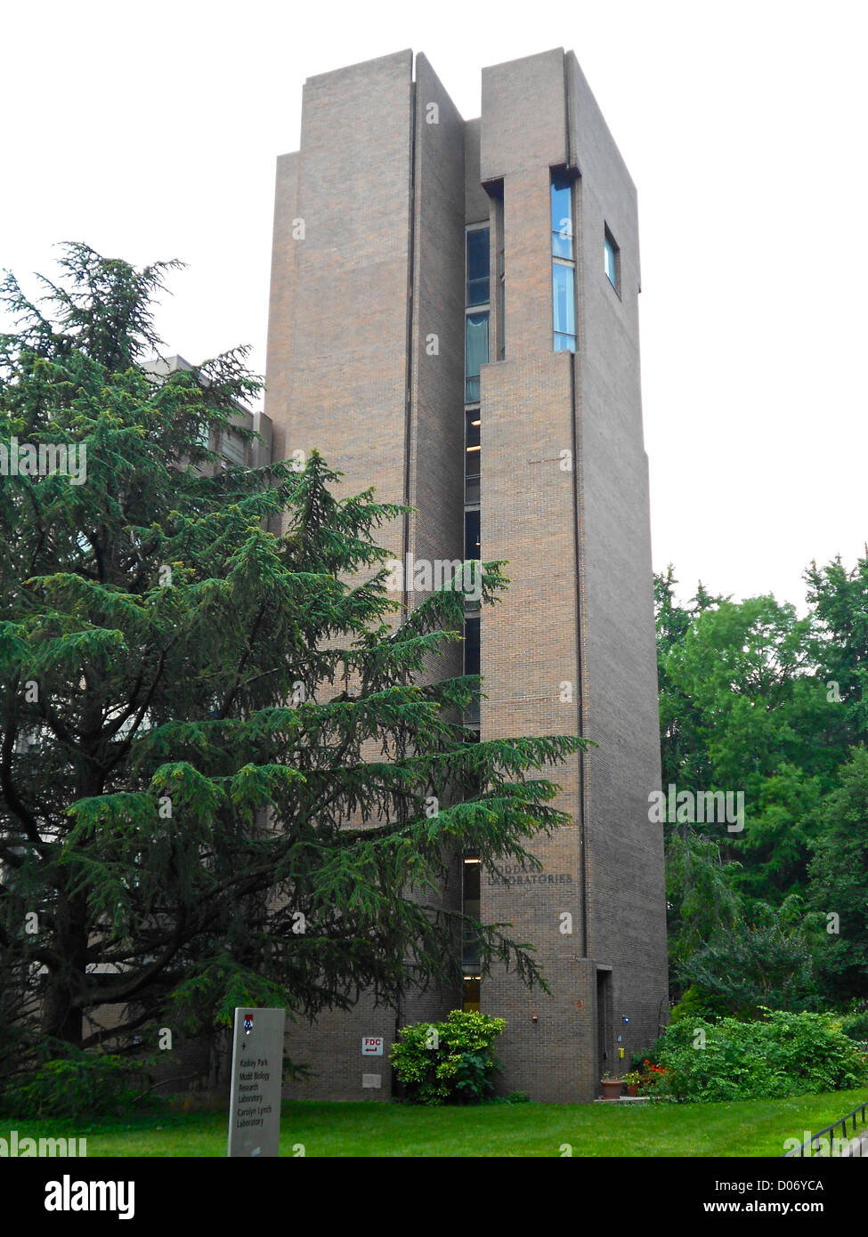 Turm der Goddard Labs (verbunden mit der Richards-Labs) auf dem NRHP in Philadelphia, U Penn campus Stockfoto