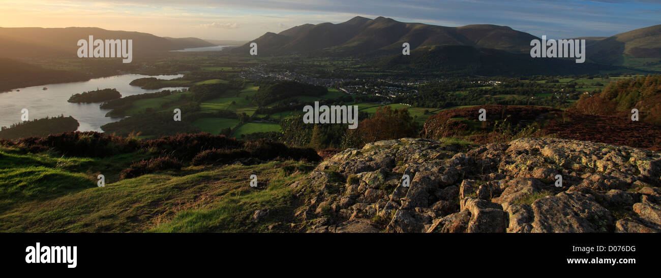 Sonnenuntergang über den Gipfel des Walla Felsen fiel, Keswick, Nationalpark Lake District, Cumbria County, England, UK. Stockfoto