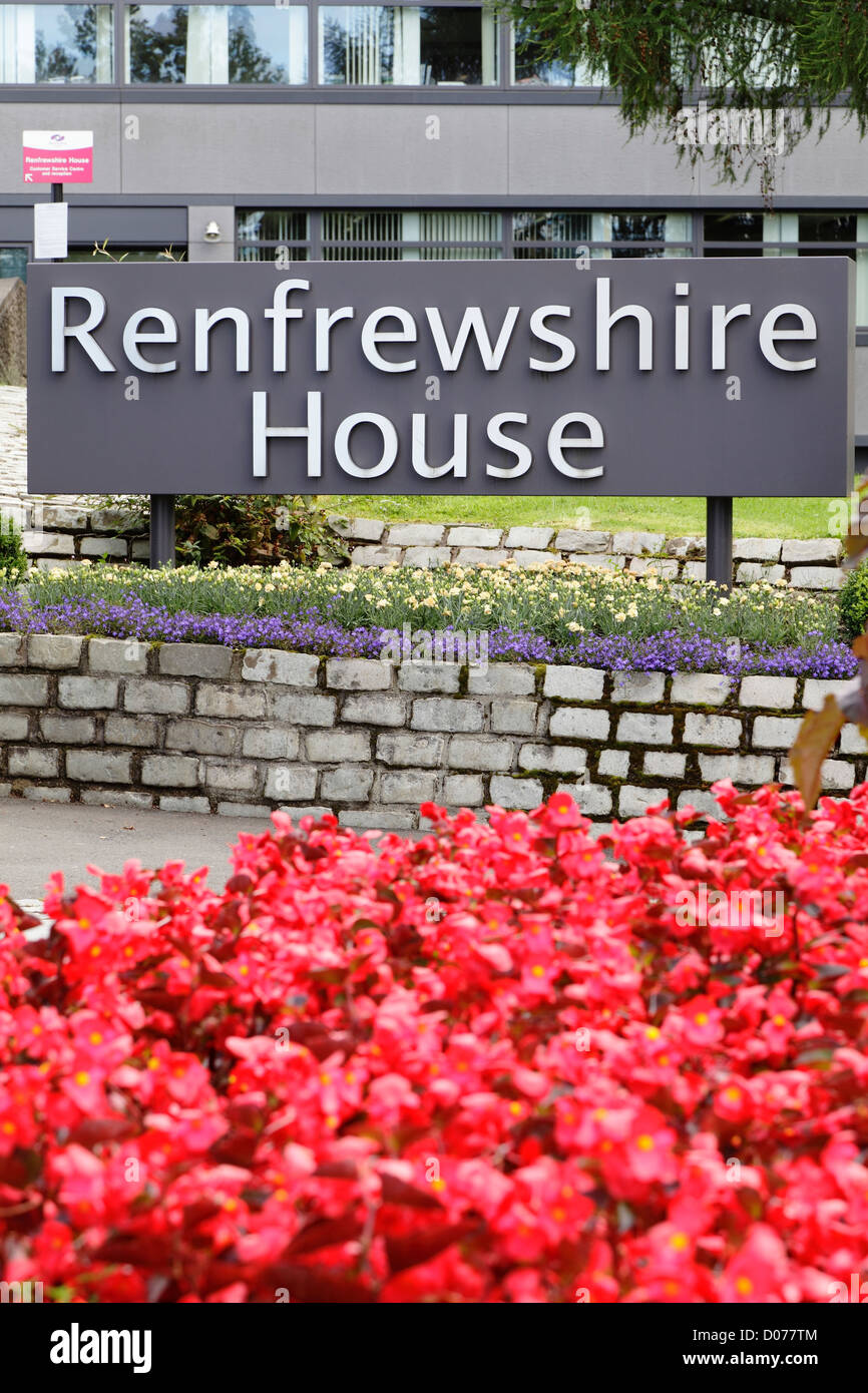 Renfrewshire Haus Zeichen vor dem Hauptsitz des Renfrewshire Council, Cotton Street, Paisley, Schottland, Großbritannien Stockfoto