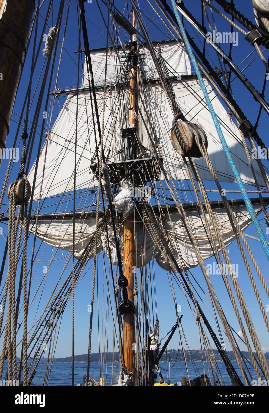 Masten, Segel und Takelage eine große Schiff in der Nähe von Kirkland, Washington. Stockfoto