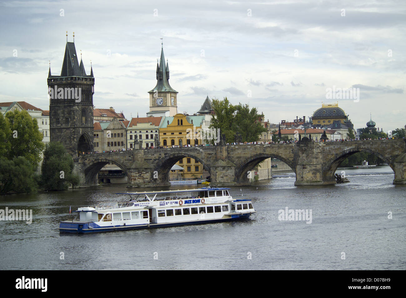 Flusskreuzfahrt in Prag Stockfoto