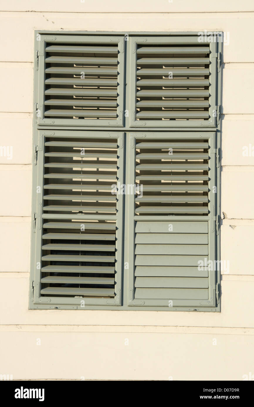 Fenster mit Fensterläden, Sandor-Palast, Büro des Premierministers, Budapest Stockfoto