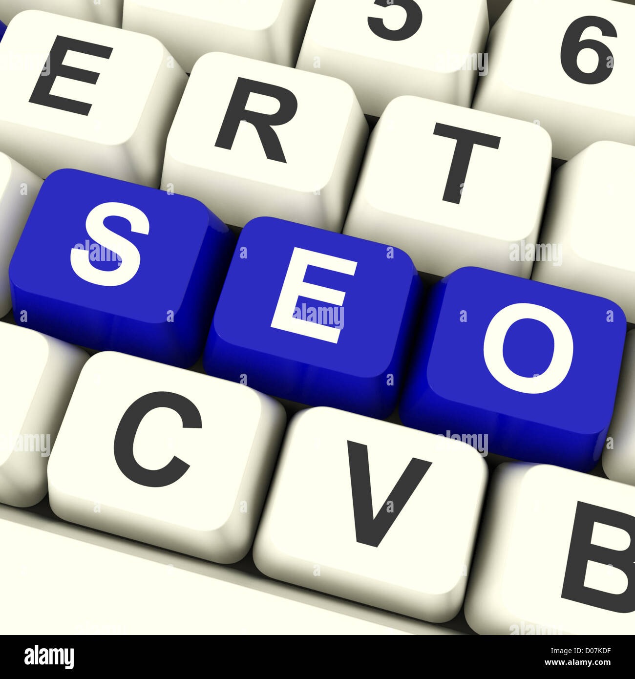 SEO-Schlüssel In blau für Internet-Optimierung und Promotion Stockfoto