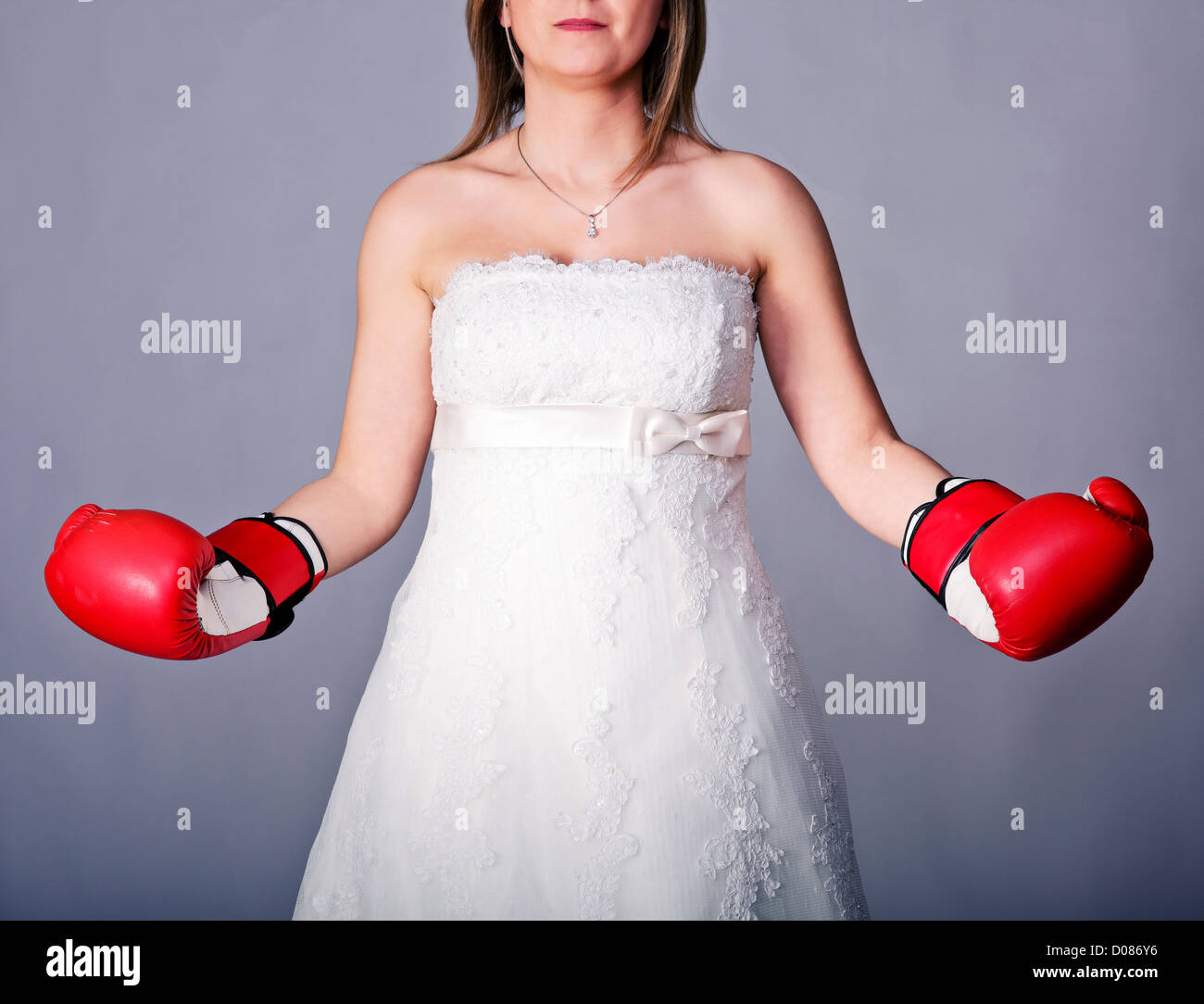 Detail der Braut tragen Boxhandschuhe Stockfoto