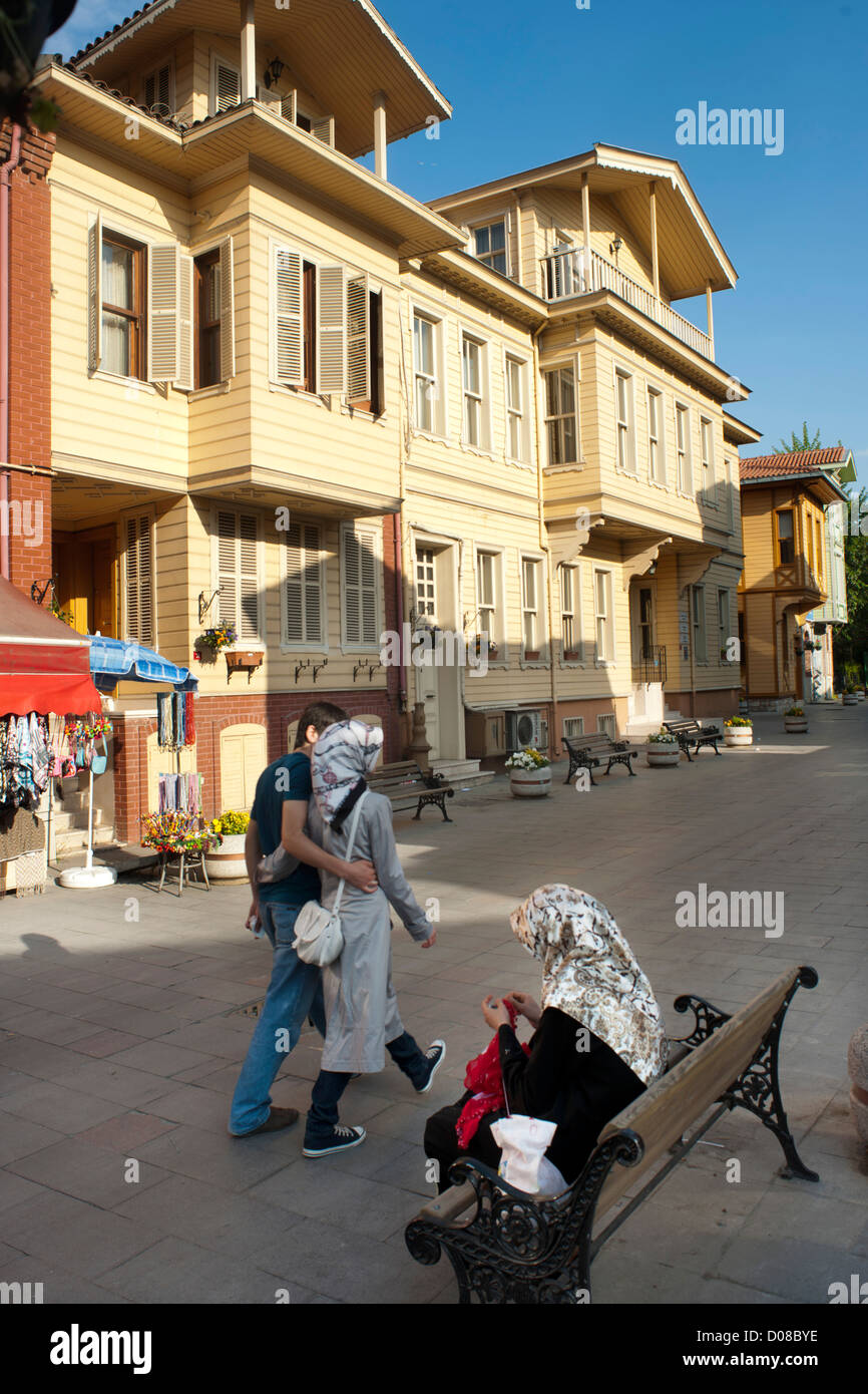 Ägypten, Istanbul, Eyüp, Feshane Caddesi, Einkaufsstrasse Mit Souvenierläden. Stockfoto