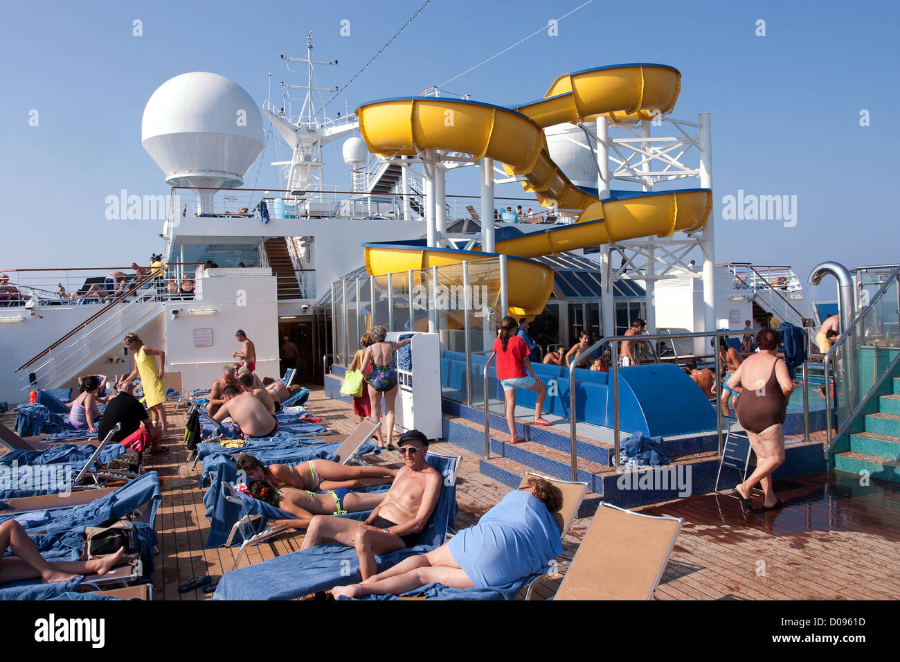 BLICK BRÜCKEN WASSER RUTSCHE COSTA CONCORDIA AS BOOTSDOCKS IM HAFEN LA VALETTE IN MALTE DIESES BOOT SCHIFFBRUCH AM FREITAG, DEN 13. JANUAR Stockfoto