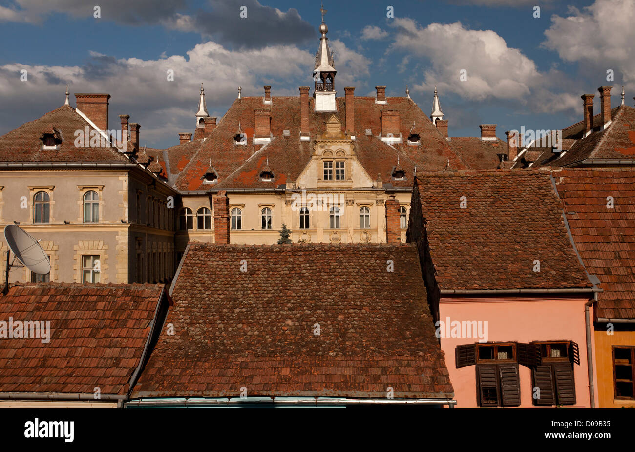 Die alten Dächer von Sigishoara, mittelalterliche sächsische Stadt in Siebenbürgen, Rumänien, Europa Stockfoto