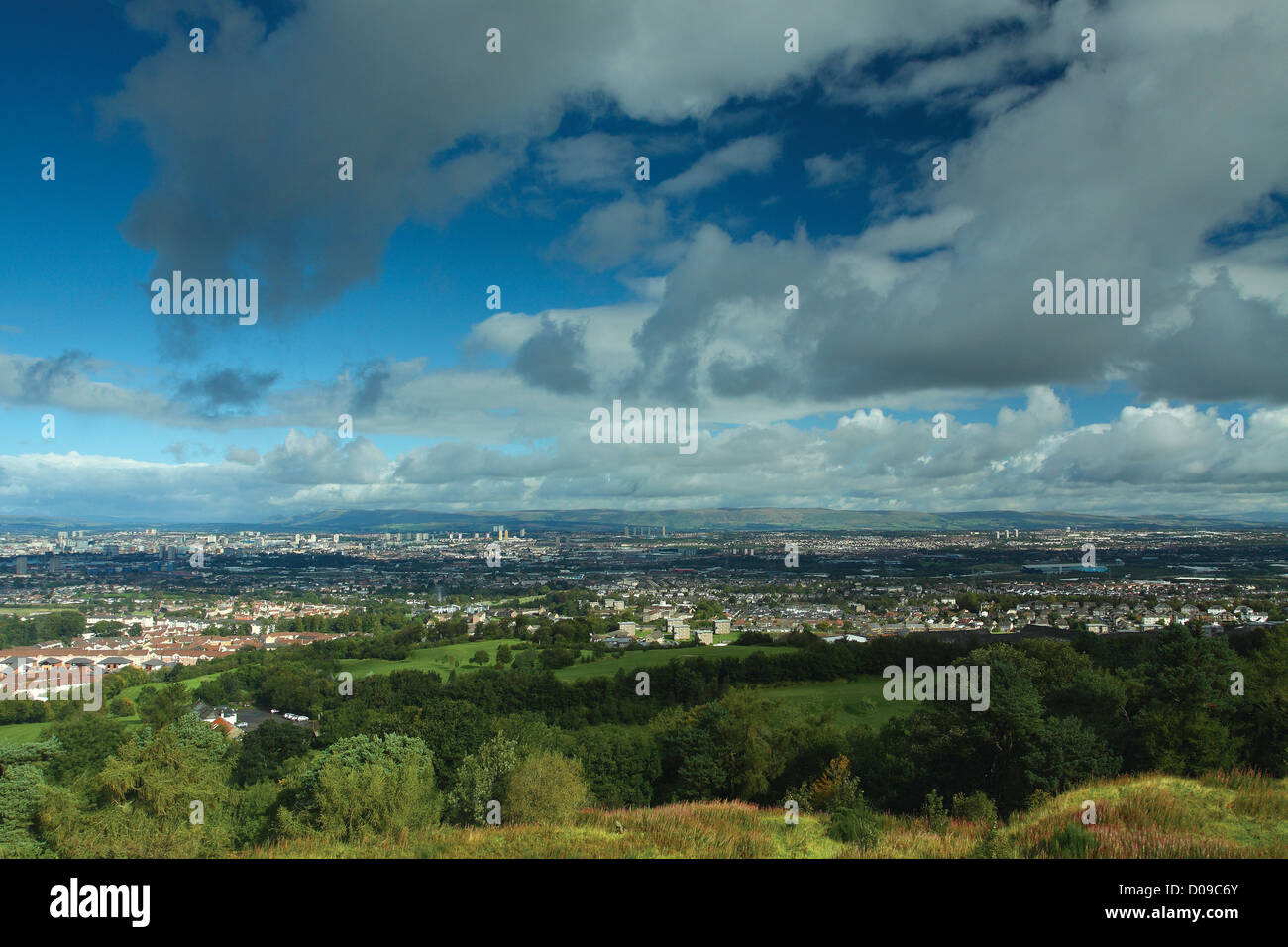 Glasgow und Campsie Fells von catkin Braes, Glasgow Stockfoto