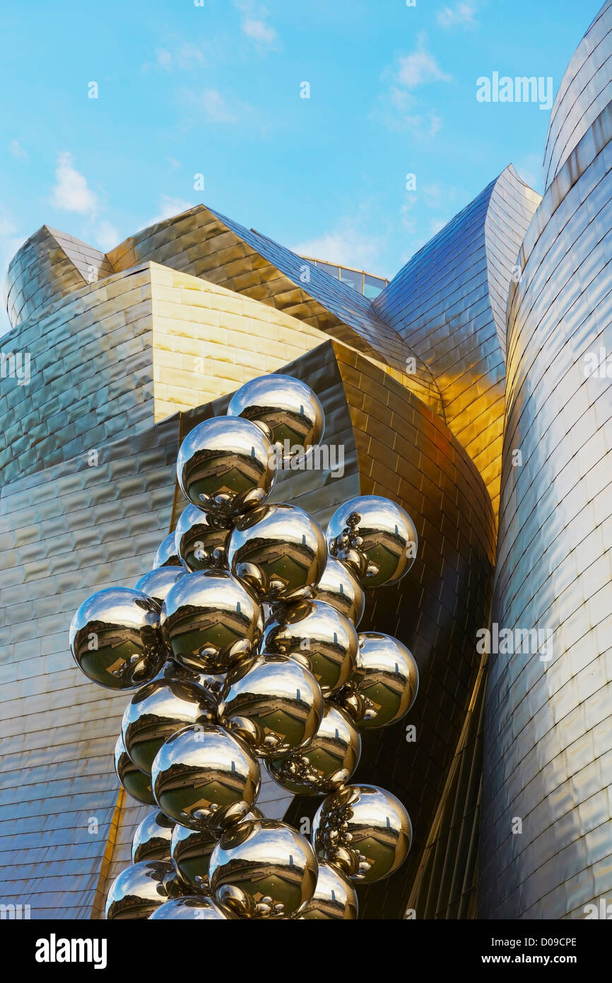Skulptur "großer Baum und das Auge" im Guggenheimmuseum Bilbao, Biskaya, Baskenland, Spanien Stockfoto