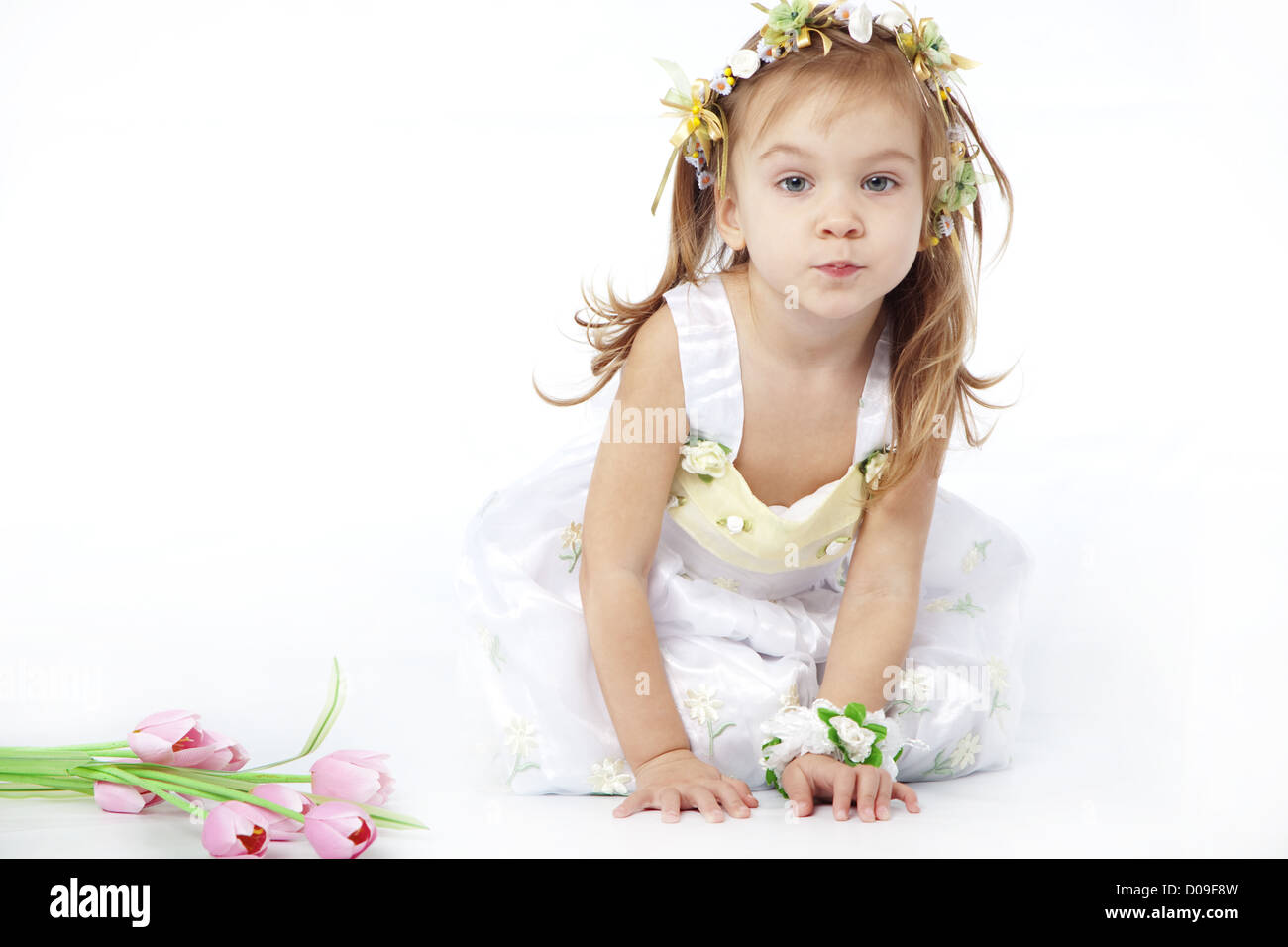 Kleines Mädchen in Flower dress Stockfoto