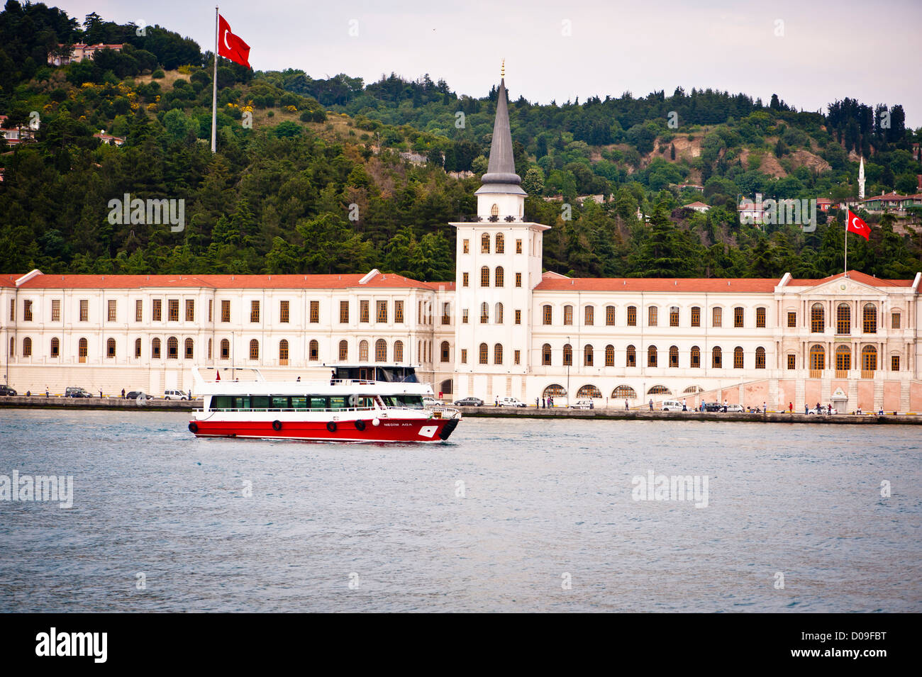 Touristenboot auf dem Bosporus Stockfoto