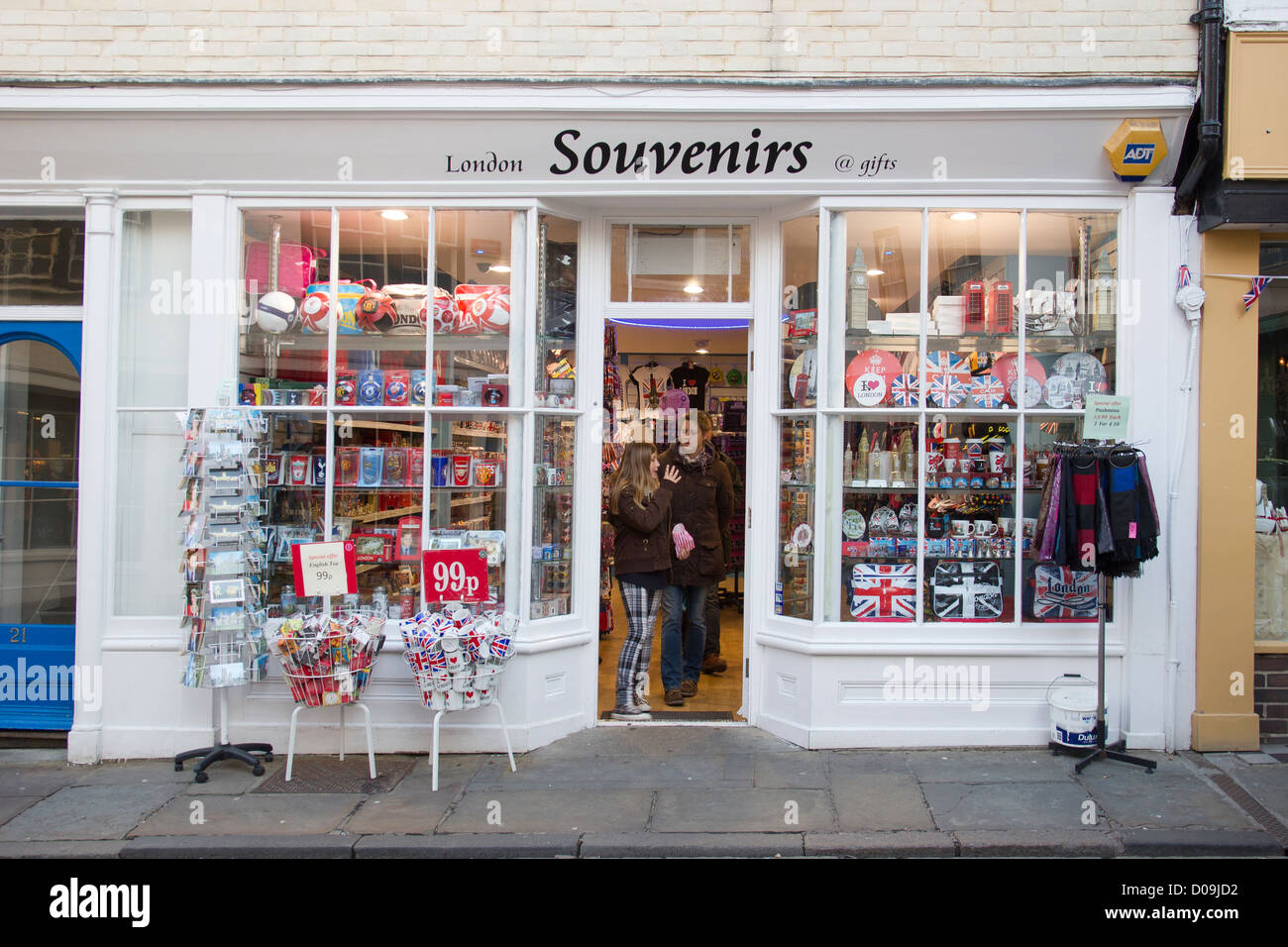 Souvenir Shop Sonne Straße Canterbury England UK Stockfoto