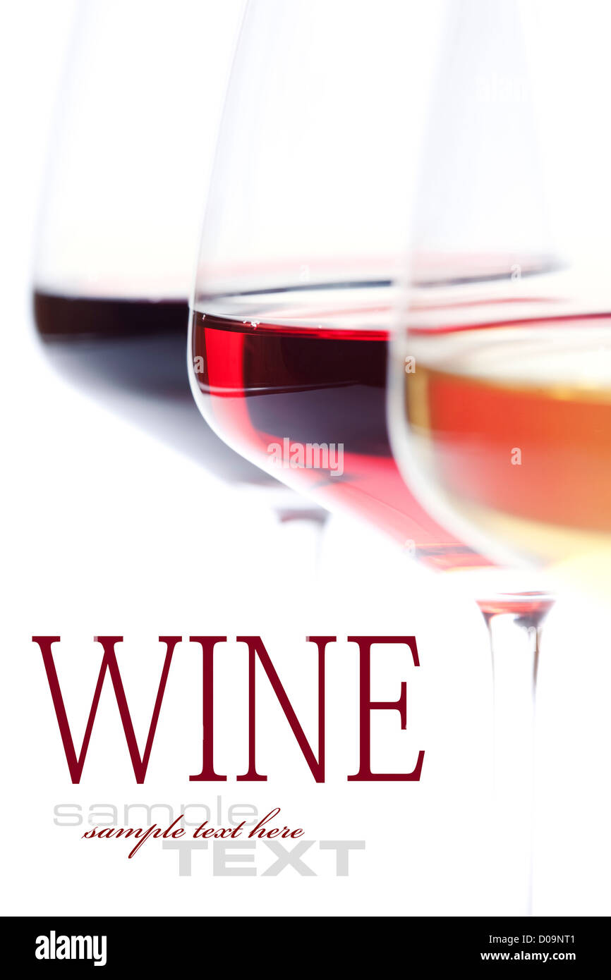 Drei Glas Wein (weiß, rot und Rose) über weiß (mit Beispieltext) Stockfoto