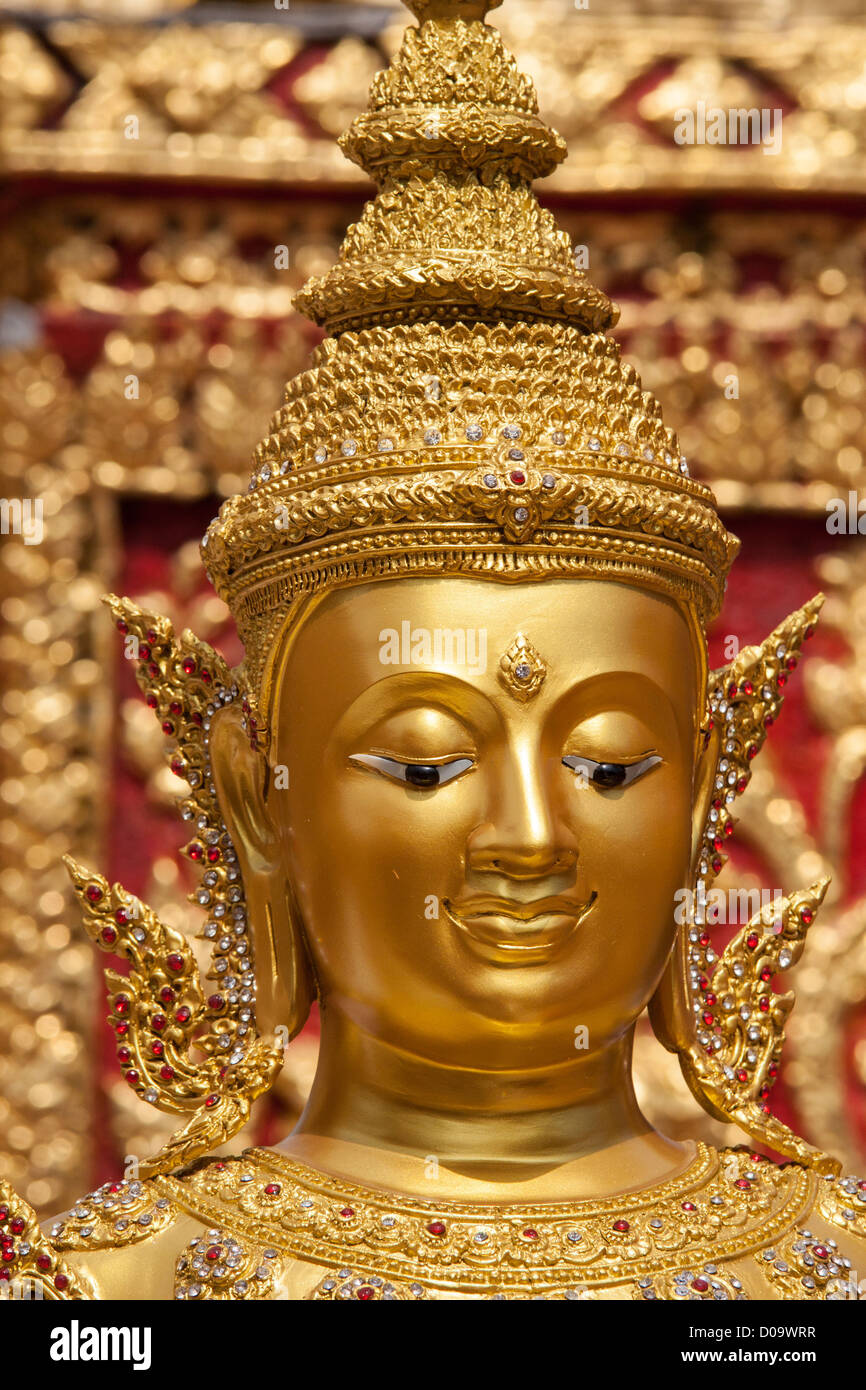 NAHAUFNAHME EINER BUDDHA-STATUE IM WAT PHRA, DASS DOI SUTHEP TEMPEL CHIANG MAI THAILAND ASIEN Stockfoto