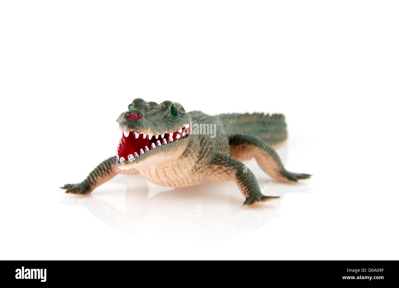 Kunststoff Krokodil Spielzeug isoliert auf weißem Hintergrund Stockfoto