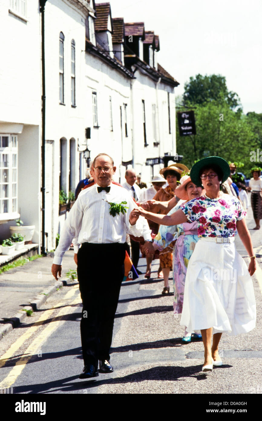 326th Eiche Apple Tag in der kleinen Stadt von Upton-auf-Severn Worcestershire England UK Gemeinschaft dabei die Dunn Lane Tanz gefeiert Stockfoto