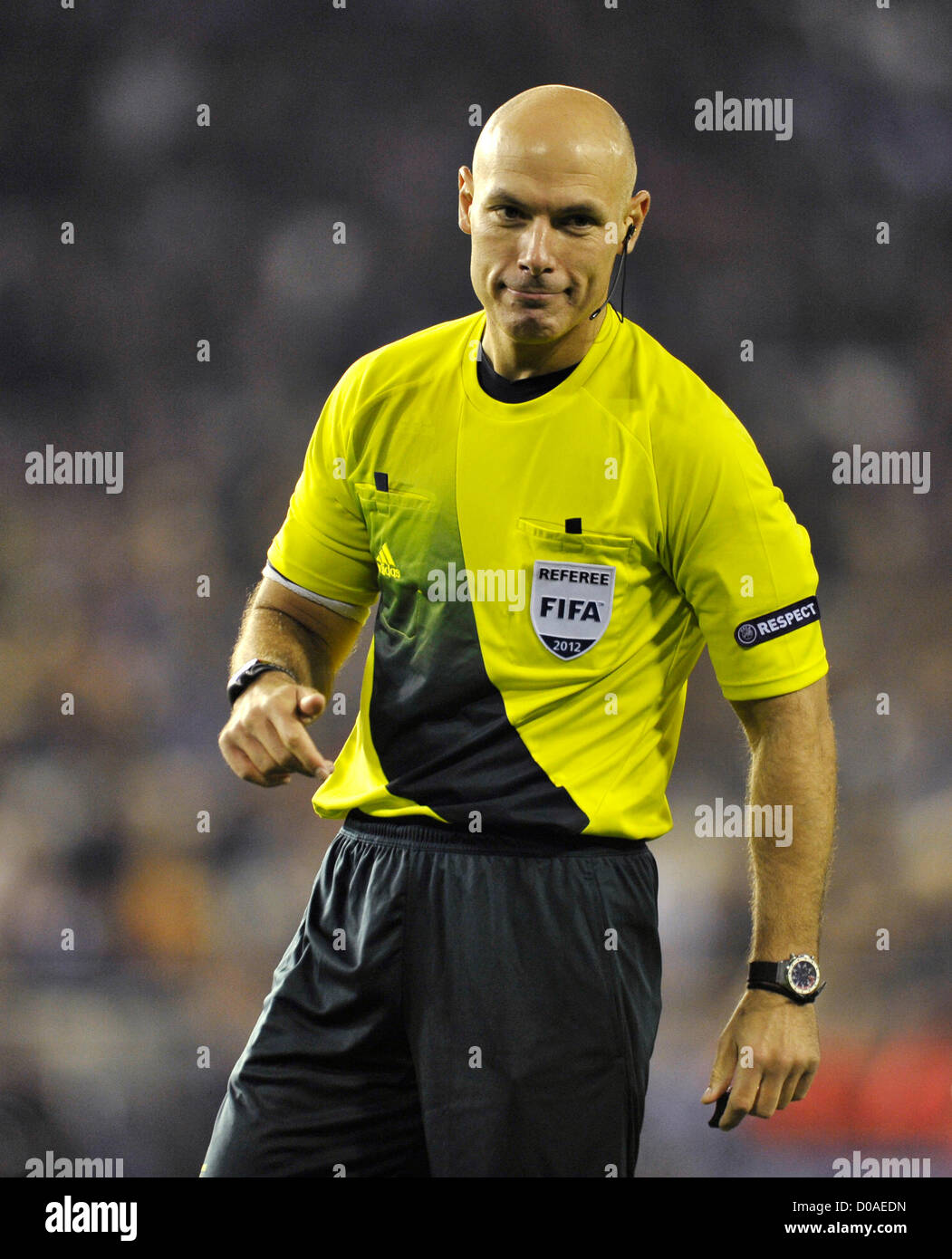 Valencia, Spanien. 20. November 2012. 20.10.2012, Fußball, Champions League, Gruppe Phase 5. Spieltag im Mestalla-Stadion, CF Valencia (weiß) - FC Bayern München (rot) 1:1---FIFA Schiedsrichter Howard Webb (ENG) Stockfoto