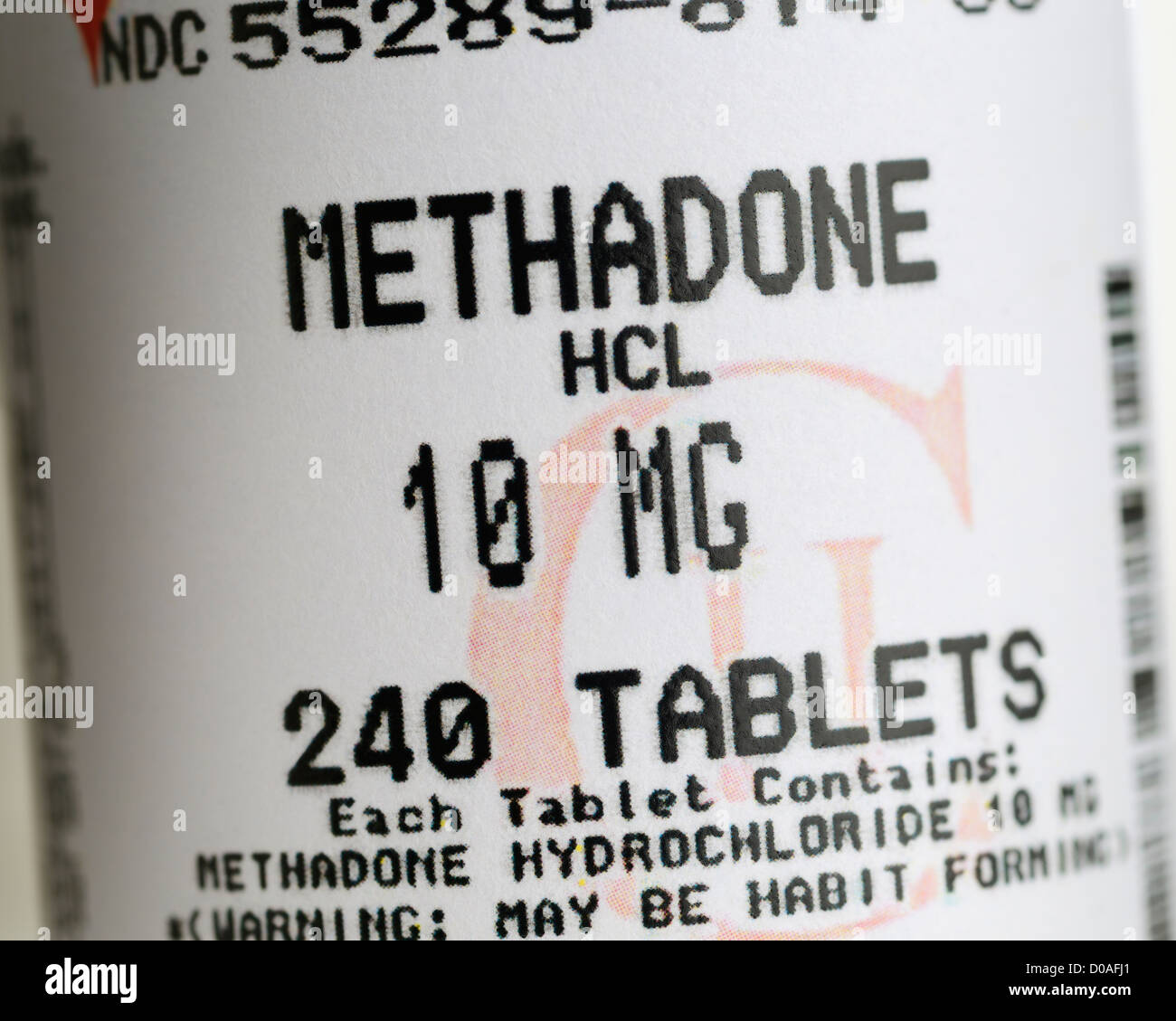 Etikett einer Weinflasche von Methadon-Tabletten. Hautnah. Stockfoto