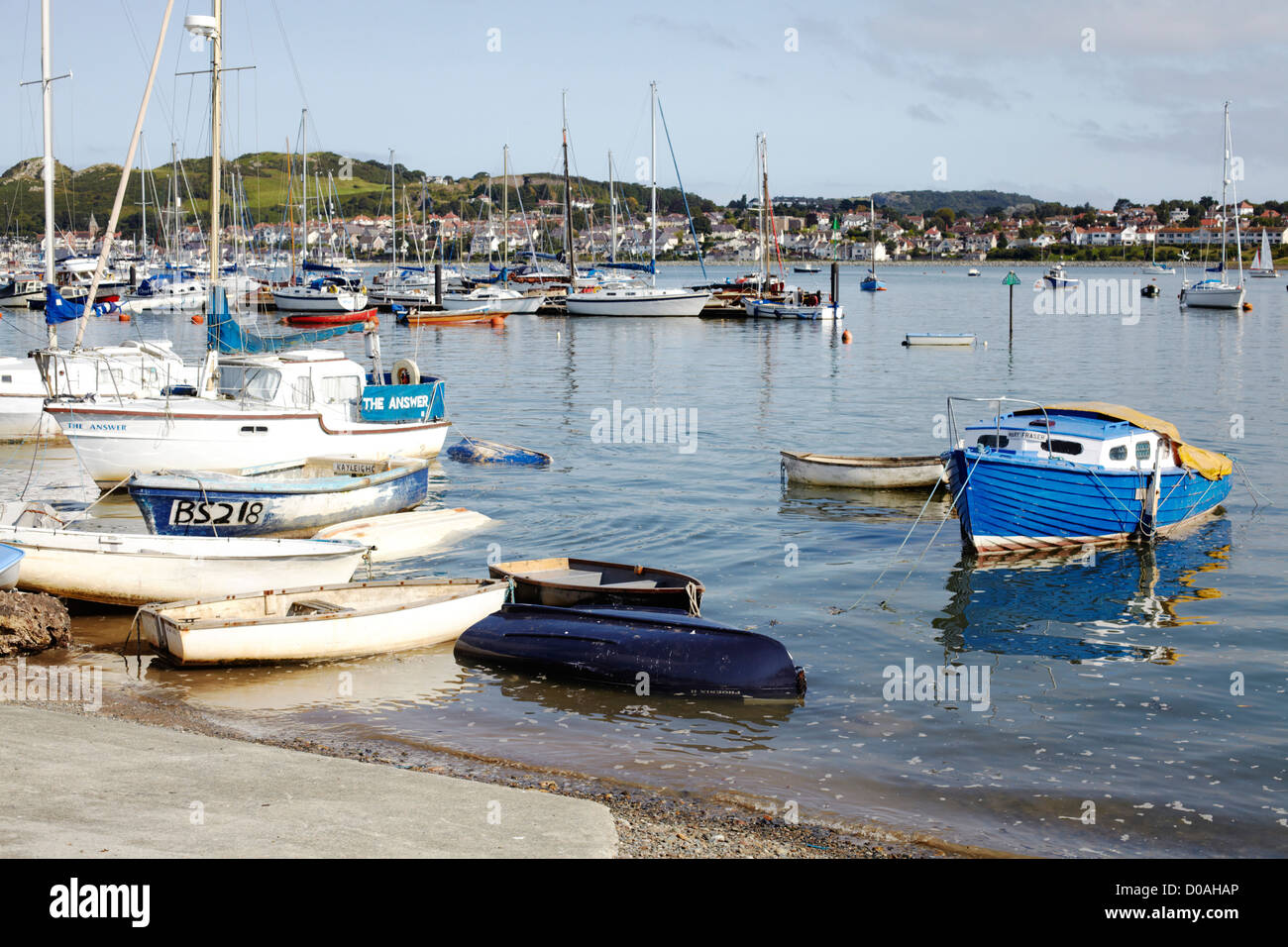 Hafen von kleine Booten bei Conwy, North Wales, UK Stockfoto