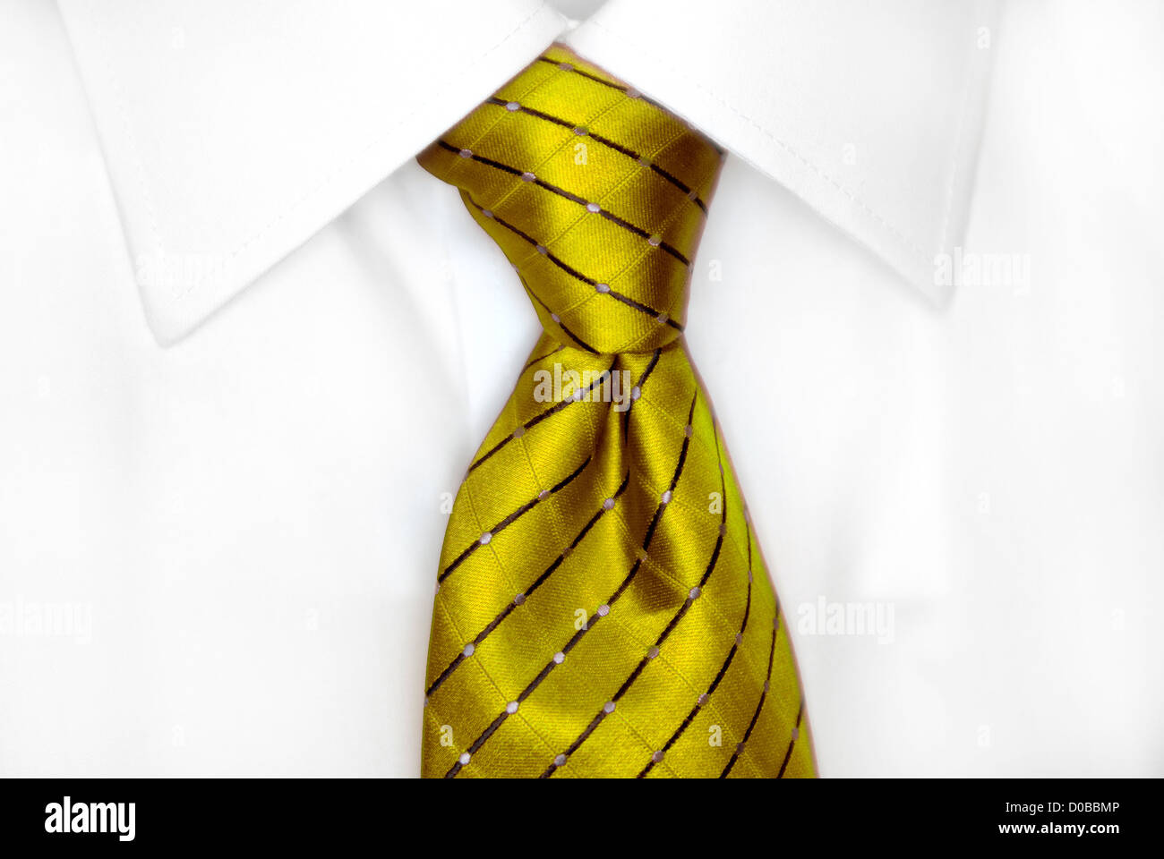 Weißes Hemd mit gelben binden detaillierte Nahaufnahme Stockfoto